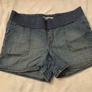 Old Navy maternity shorts